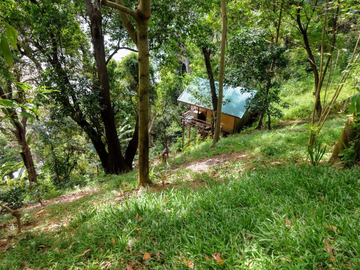 Camp Talusi Hilltop Overlooking El Nido Esterno foto